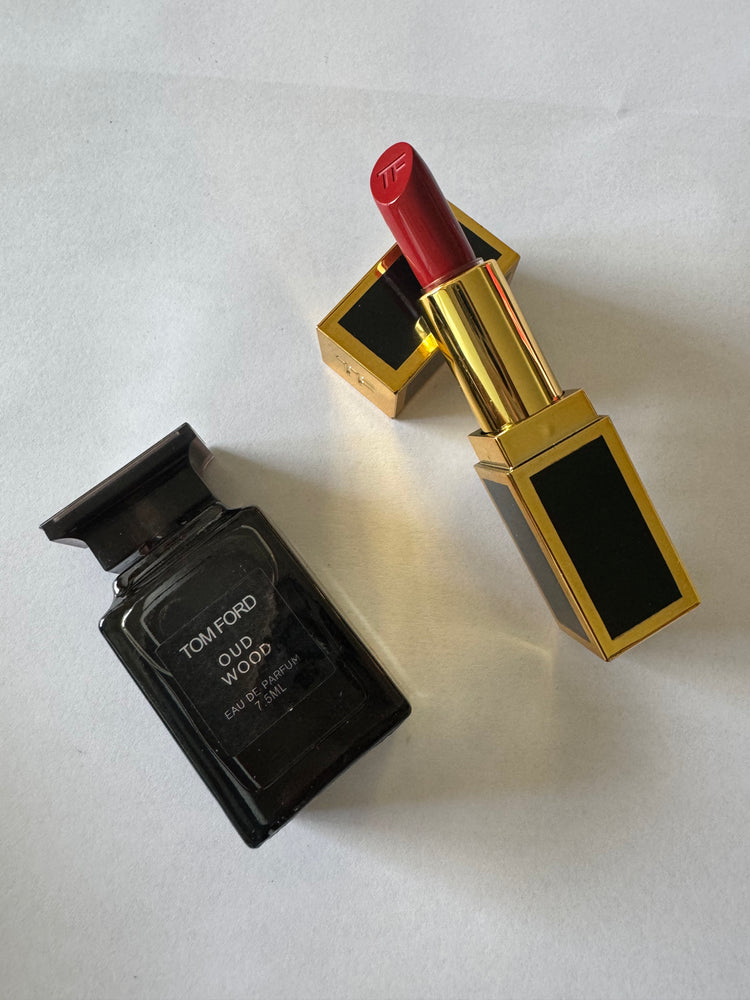 
            
                Load image into Gallery viewer, TOM FORD OUD WOOD + LIP COLOR ROUGE A LEVRES
            
        