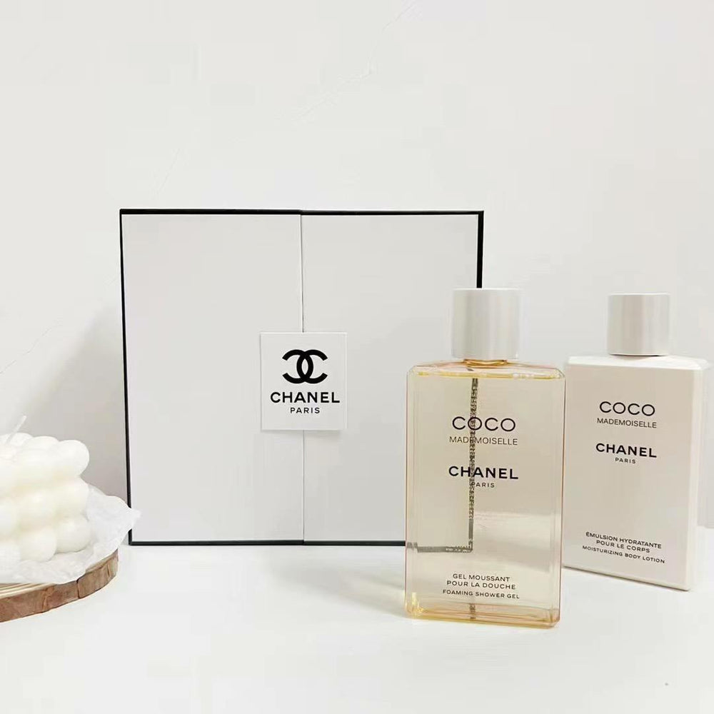 COCO MADEMOISELLE Set 2 in 1 Body Shower & Lotion by CHANEL – The Fragrance  Shop Inc
