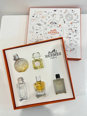 
            
                Load image into Gallery viewer, Hermes Miniatures Gift Set 5 in 1
            
        