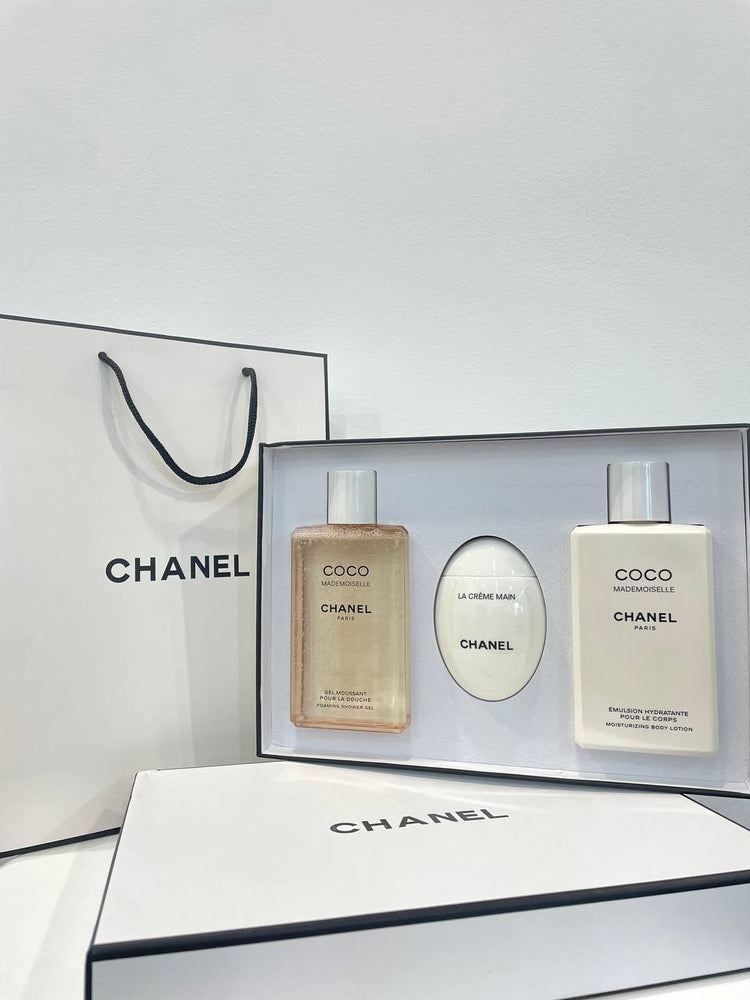 
            
                Load image into Gallery viewer, COCO MADEMOISELLE Set 3 in 1 Shower Gel, Hand Creme &amp;amp; Body Lotion by CHANEL
            
        